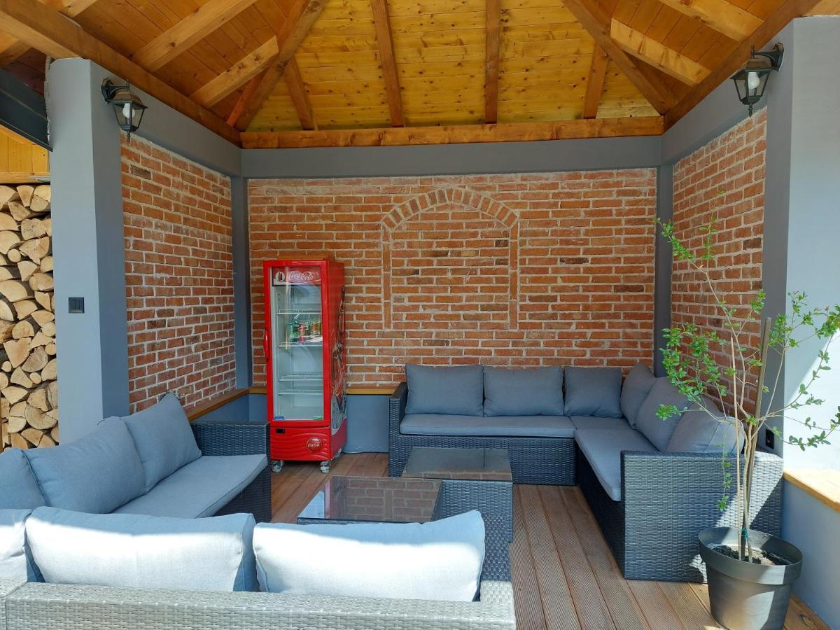 Apartment Karlovac Buitenkant foto
