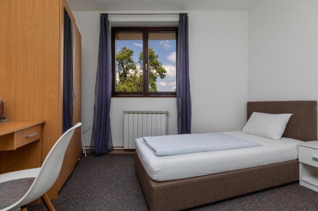 Apartment Karlovac Buitenkant foto