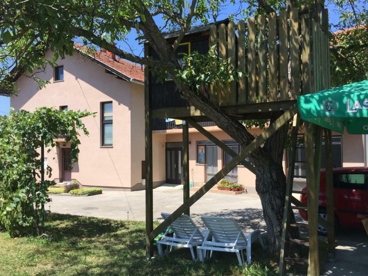 Apartment Karlovac Buitenkant foto