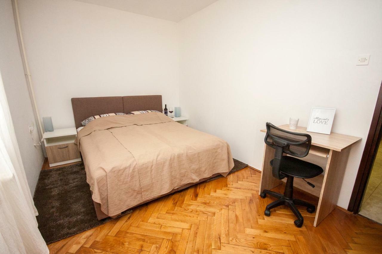 Apartment Karlovac Buitenkant foto