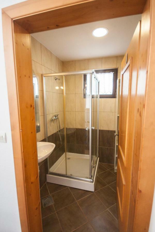 Apartment Karlovac Buitenkant foto